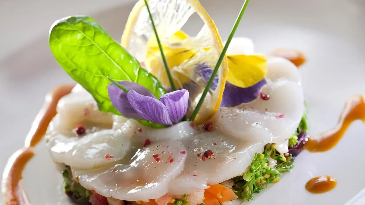Molecular Gastronomy and the "Elevated" Fine Dining Trap (Image Credits: Pixabay)