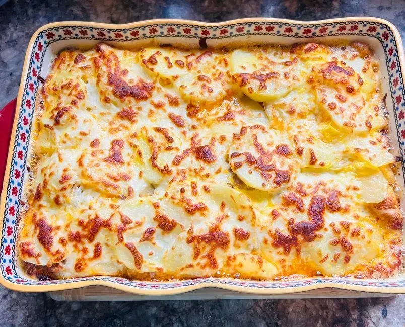 Old-Fashioned Scalloped Potatoes with Ham (Image Credits: Pexels)