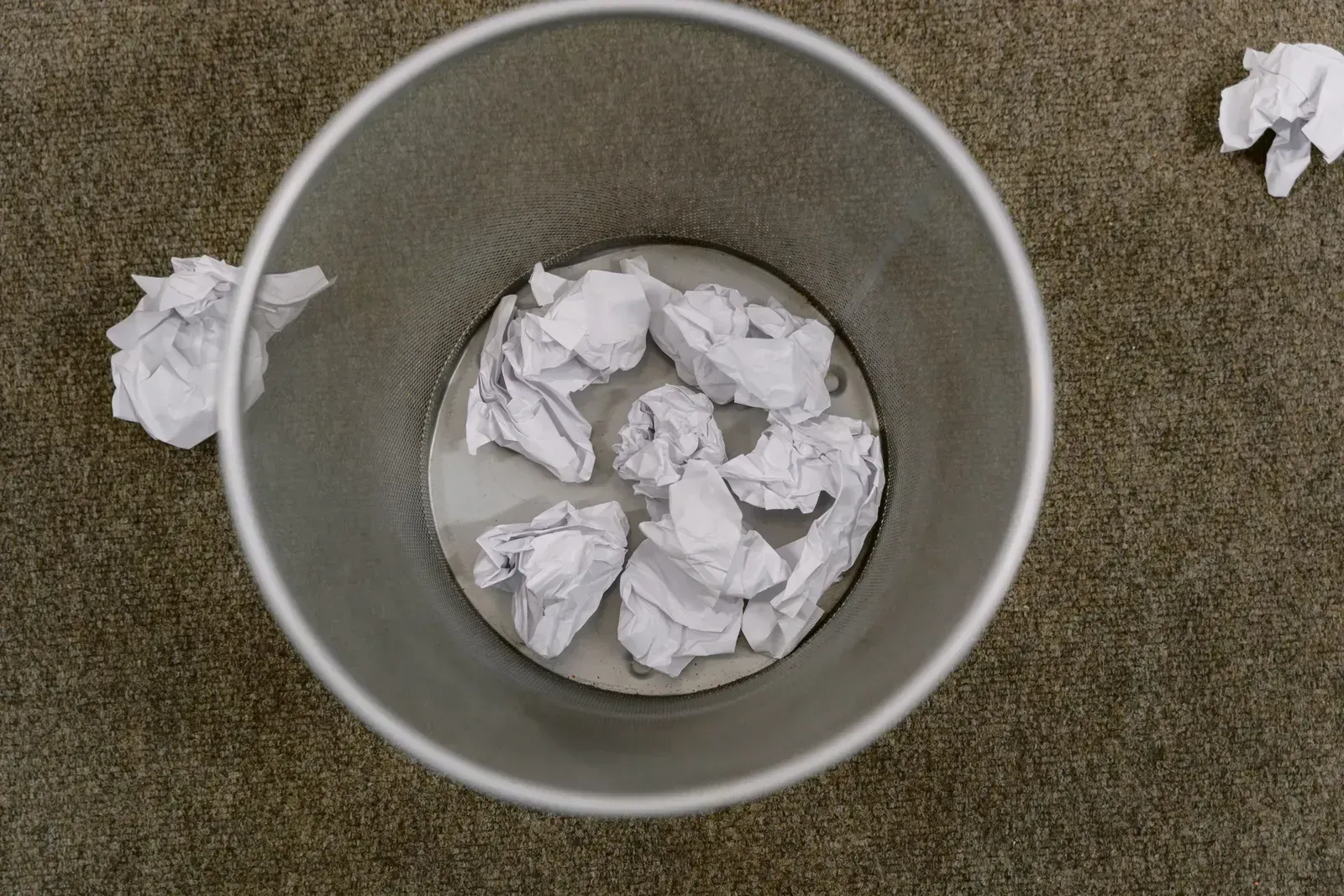 Keep Trash in the Bin (Image Credits: Pexels)