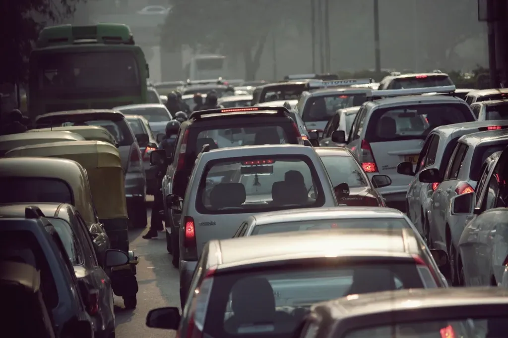 8. Trusting a rideshare or parking estimate without a buffer (Image Credits: Rawpixel)