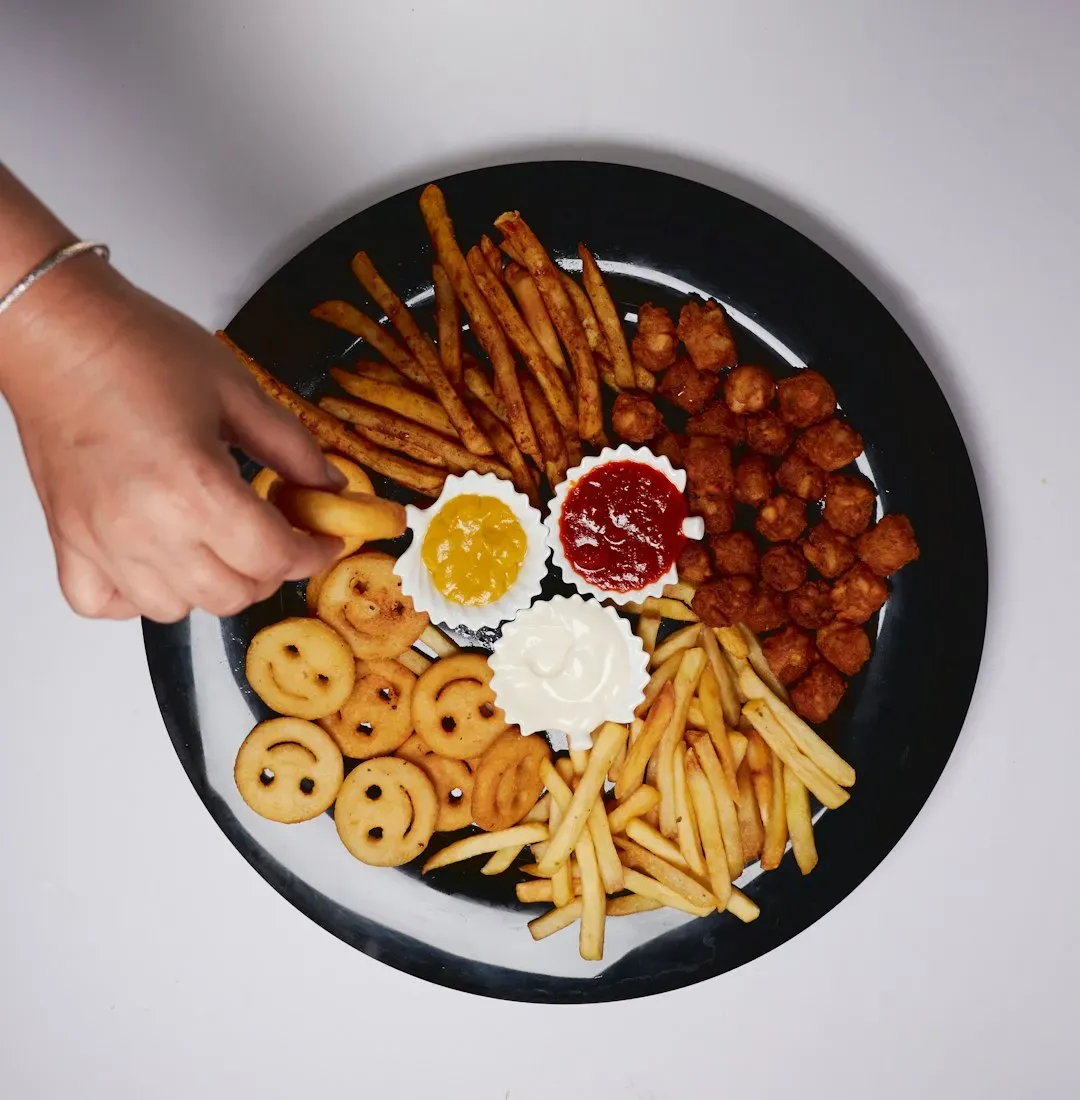 4. Using Social Media as Their Primary Food Discovery Channel (Image Credits: Unsplash)