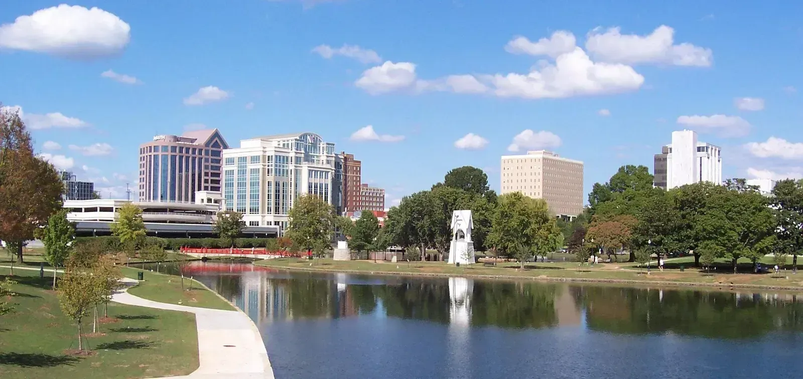 Huntsville, Alabama (By Downtown_Huntsville,_Alabama.jpg: User:Anivron
derivative work: Spyder_Monkey (talk), CC BY-SA 3.0)