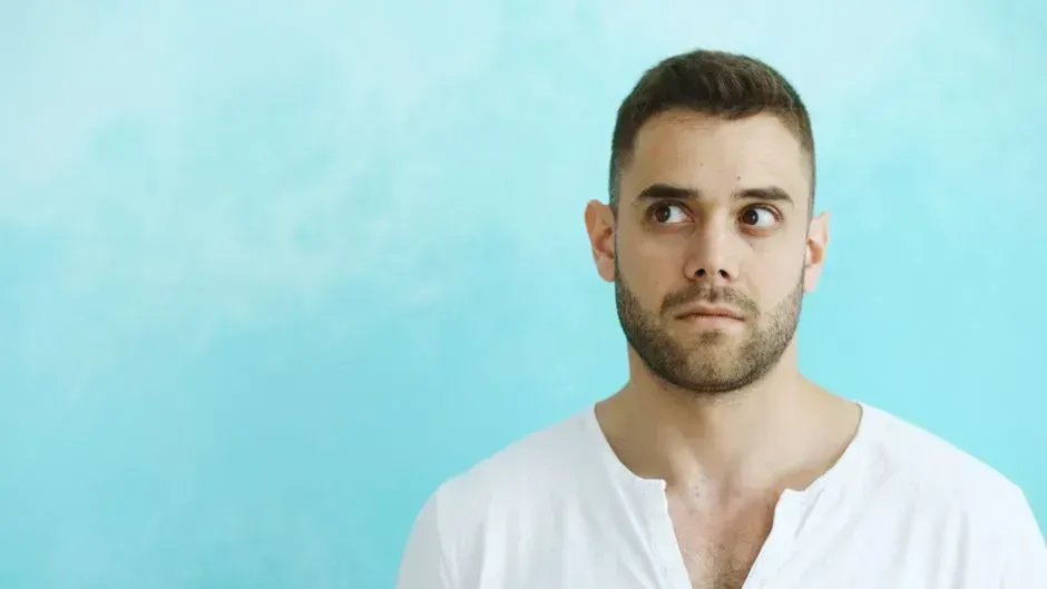 6. Traces of Contempt: Eye-Rolls, Sarcasm, and Mockery (Image Credits: Pexels)