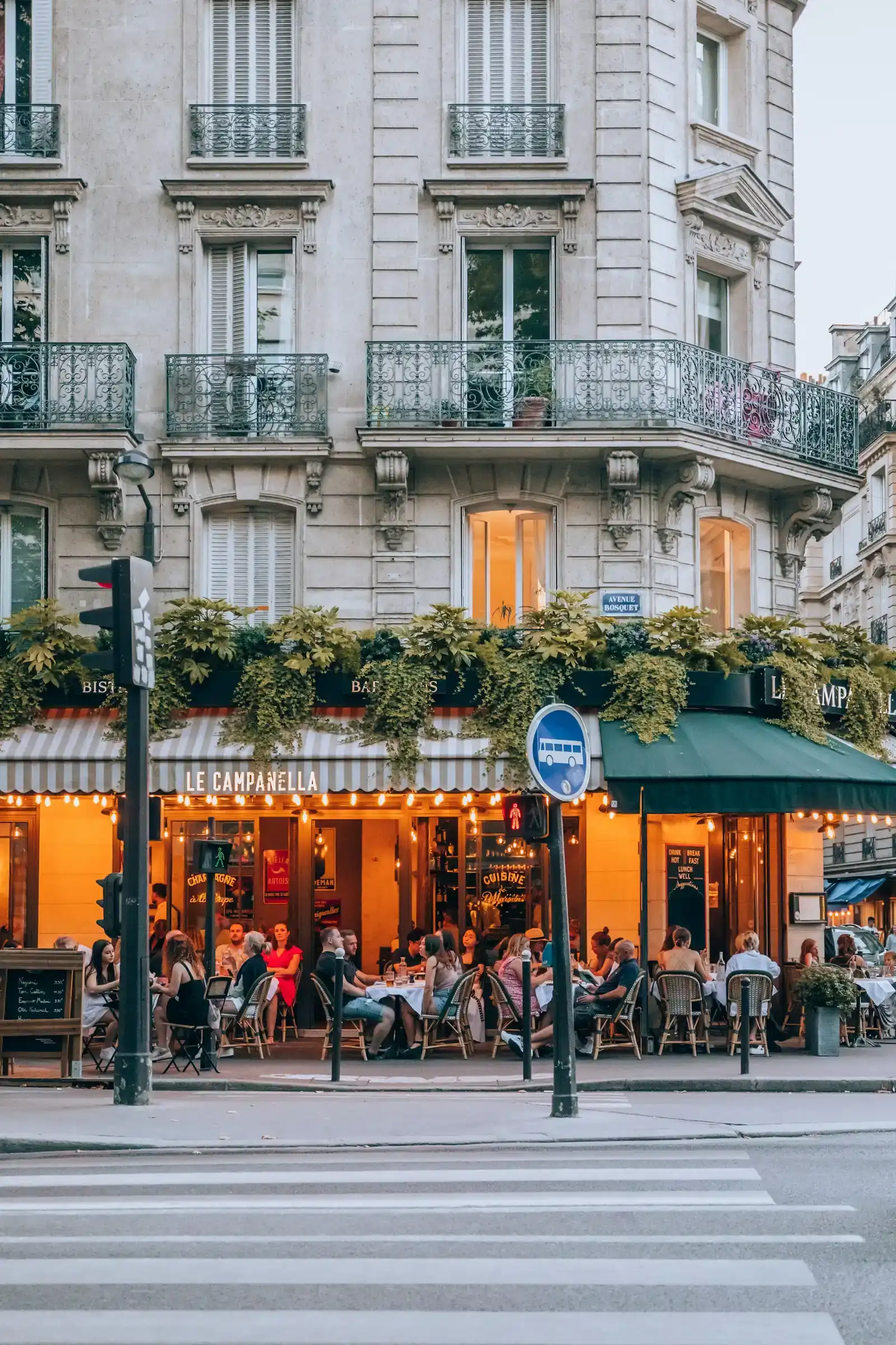 Je voudrais... (Image Credits: Unsplash)
