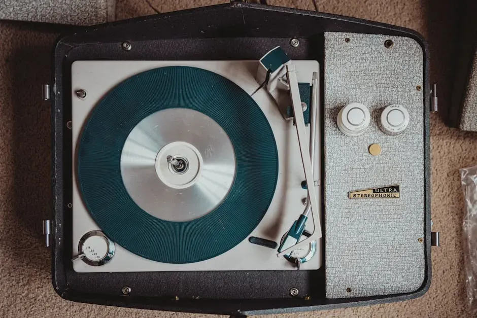 Vintage Audio Equipment and Turntables (Image Credits: Pexels)