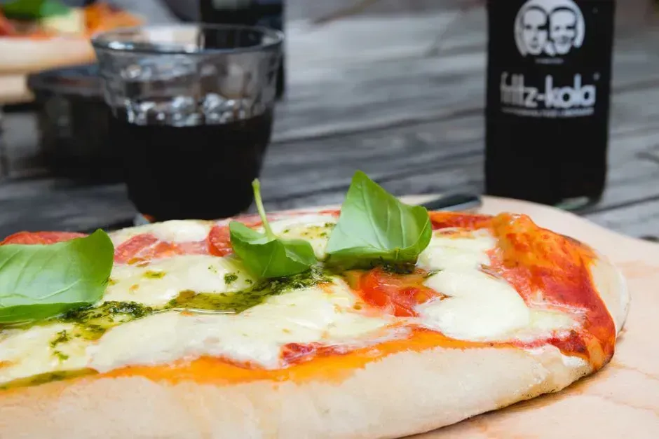 3. Fresh Basil: Added After the Bake, Not Before (Image Credits: Pexels)