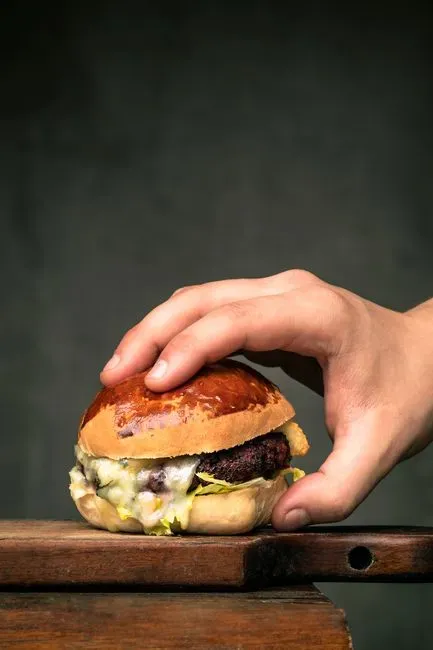 4. Skipping the dimple in the center of the patty (Image Credits: Pexels)