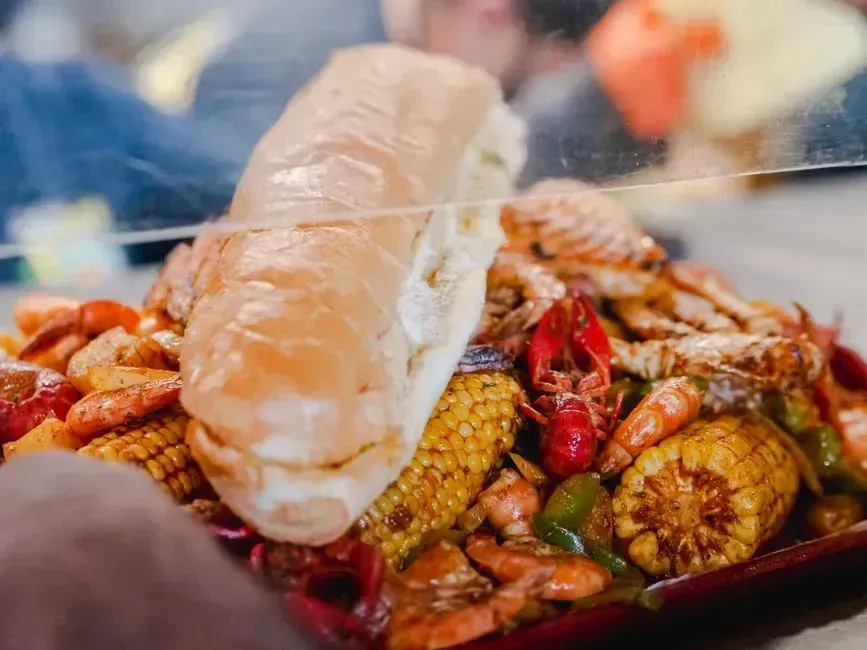 1. Seafood Specials Ordered Early In The Week (Image Credits: Pexels)