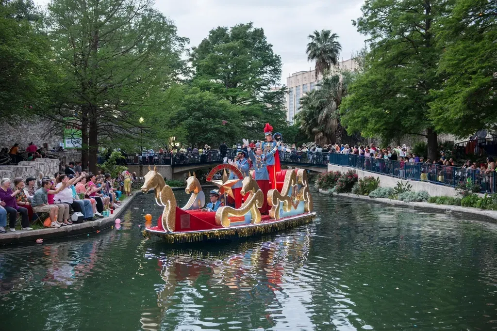 San Antonio, Texas: Theme Park Value Without the Theme Park Price (Image Credits: Rawpixel)