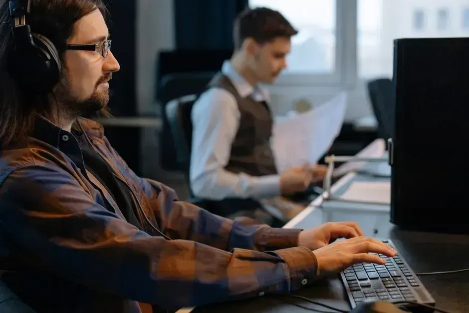 6. Remaining Anchored to Declining Industries Without Reskilling (Image Credits: Pexels)