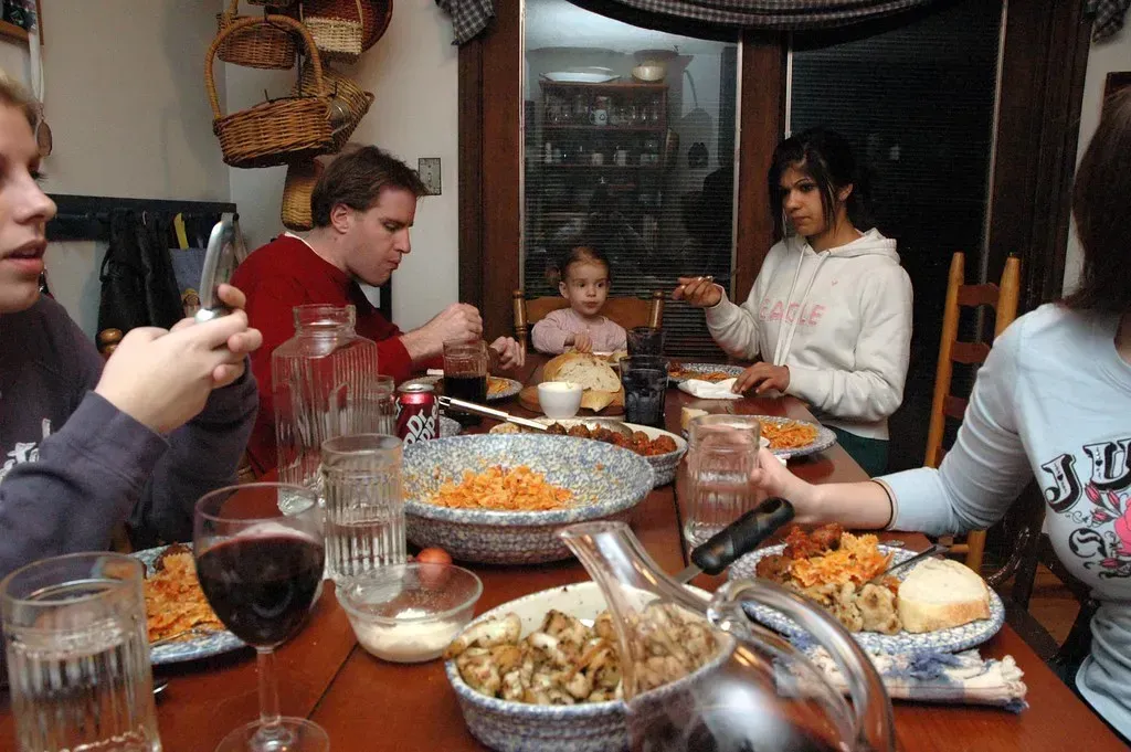 13. Hosting Regular Sunday Family Dinners (wickenden, Flickr, CC BY-SA 2.0)