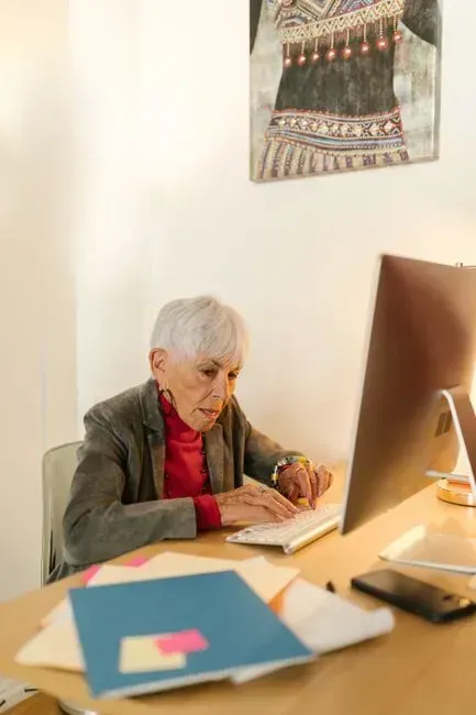 6. Insisting on the 9-to-5 Office Setup (Image Credits: Pexels)