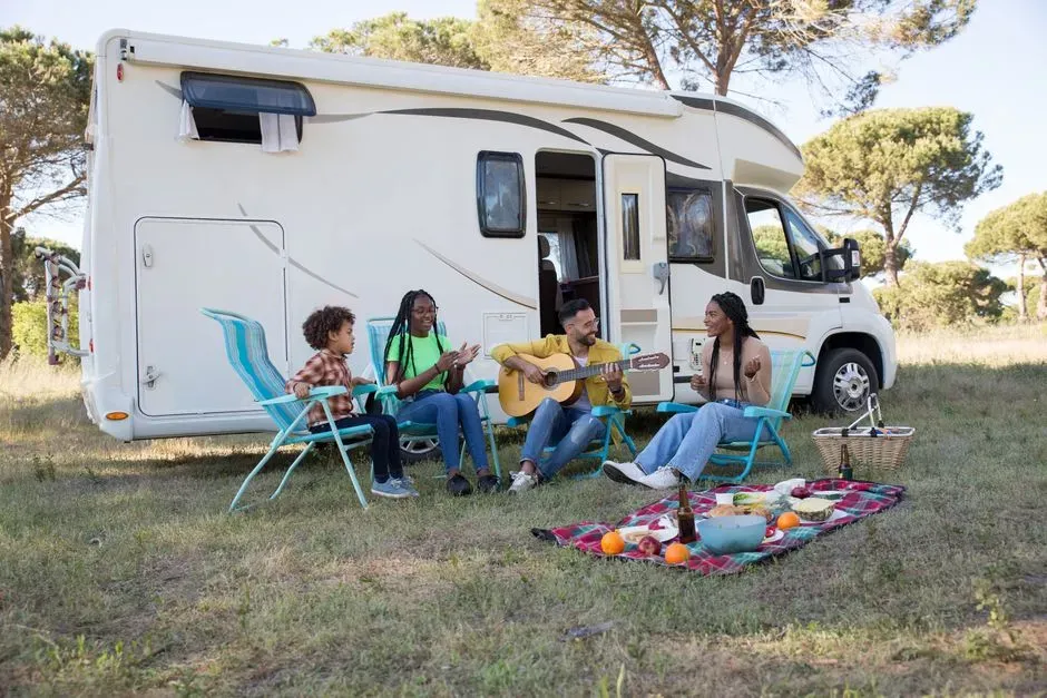 What full-time RV life does to relationships and routines (Image Credits: Pexels)
