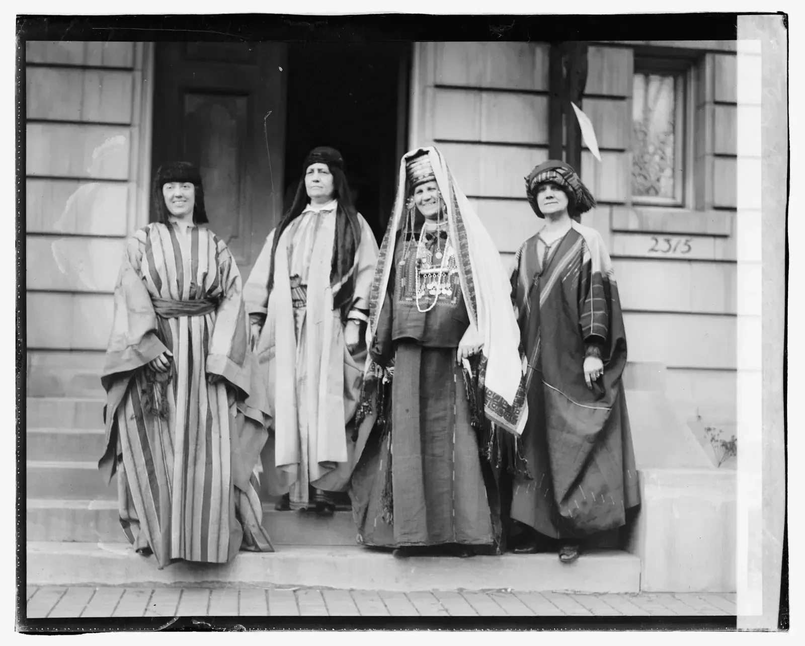 Judith: Biblical, Bold, and Back in the Room (Library of Congress

Catalog: https://lccn.loc.gov/2016827813
Image download: https://cdn.loc.gov/service/pnp/npcc/01400/01459v.jpg
Original url: https://www.loc.gov/pictures/item/2016827813/, Public domain)