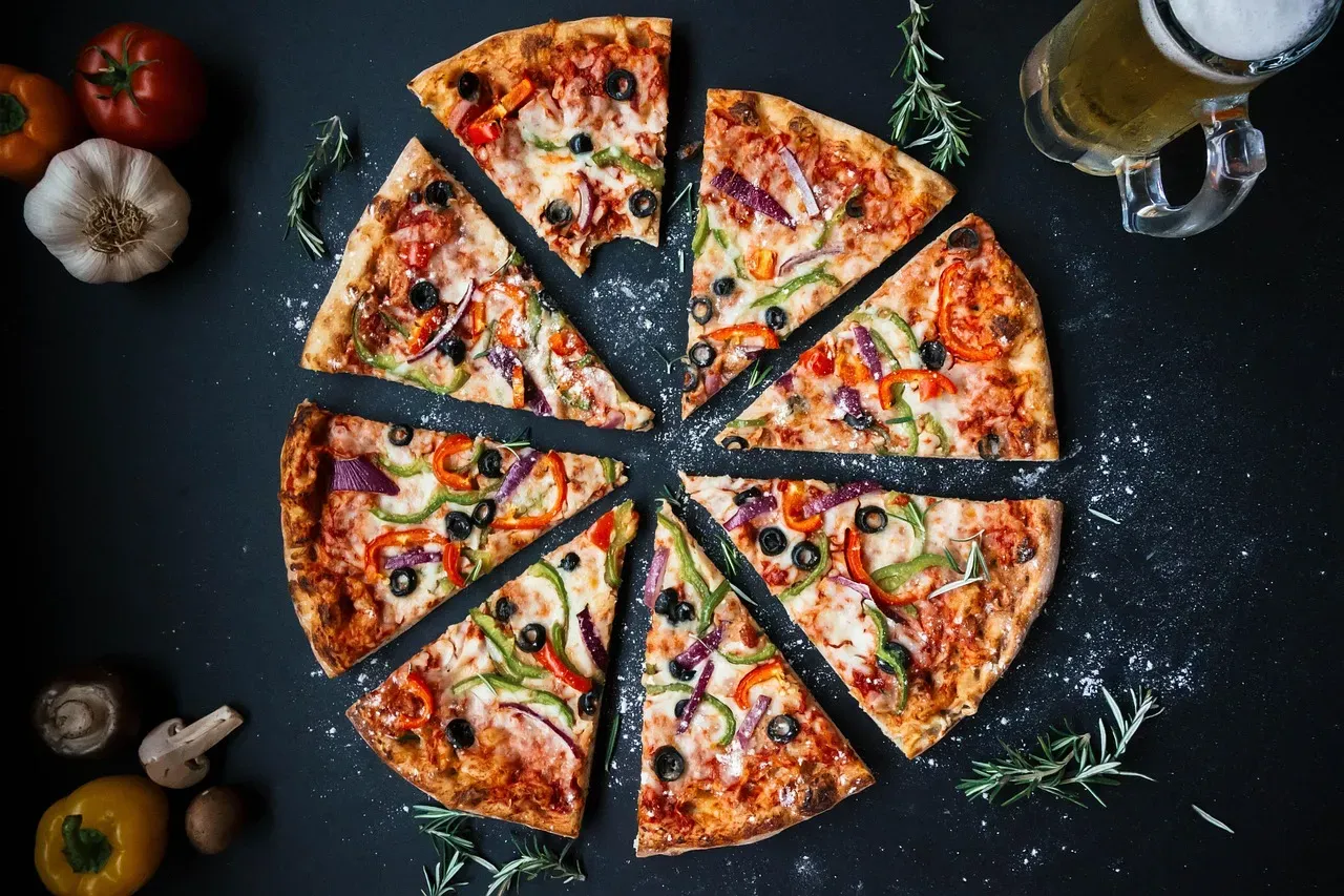 6. Amy's Cheese Pizza (Image Credits: Pixabay)