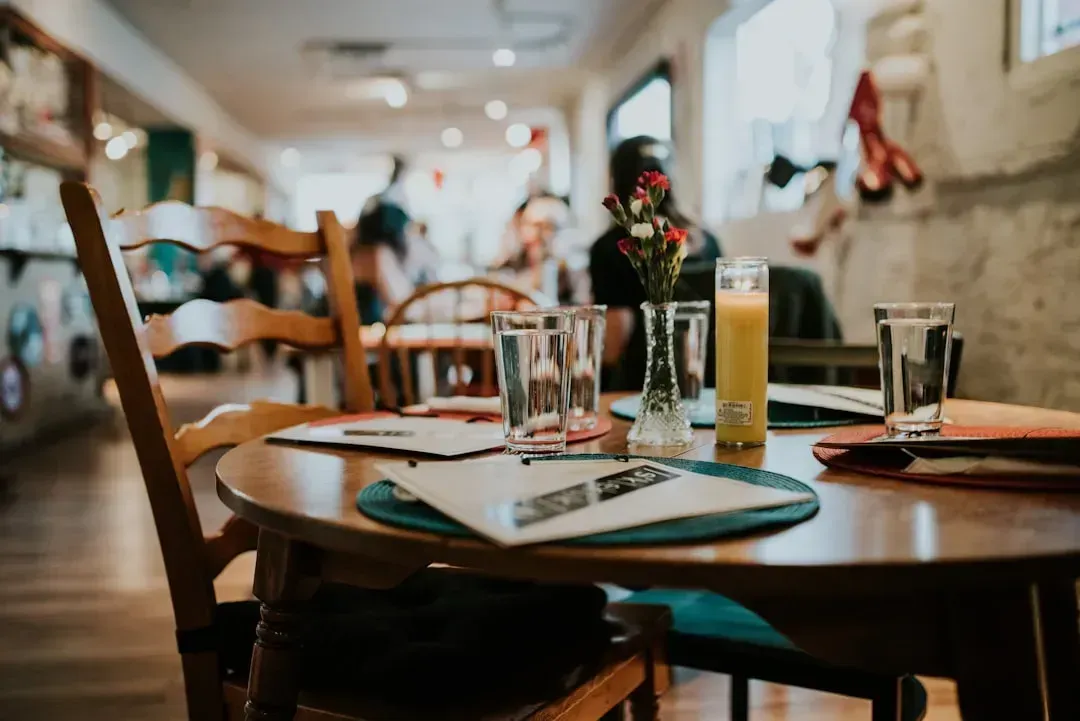 3. One person orders for the entire table (Image Credits: Unsplash)