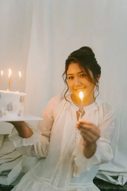Guests celebrating a birthday or anniversary (Image Credits: Pexels)