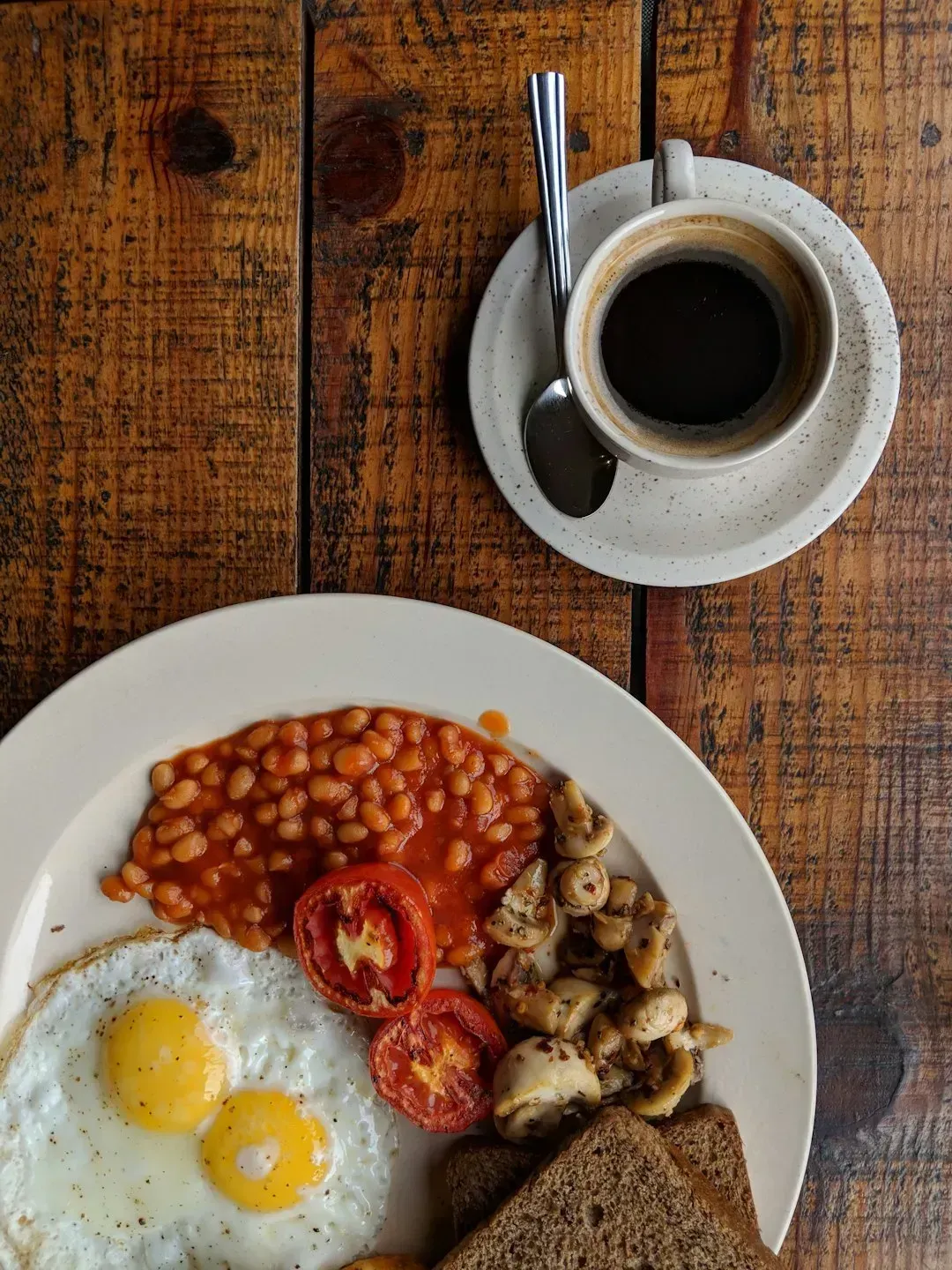7. Complaining about hot food quality without mentioning it to staff first (Image Credits: Unsplash)