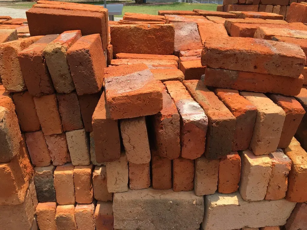 5. Adobe Brick Construction (cogdogblog, Flickr, CC BY 2.0)