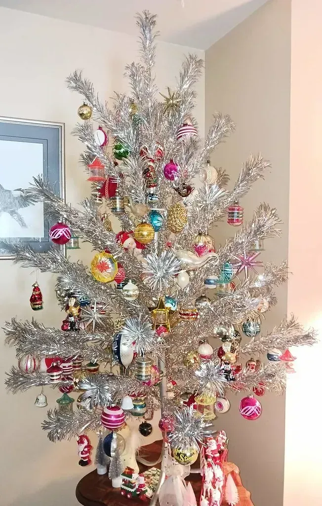 The Aluminum Tree: Centerpiece of the Space Age Holiday (Image Credits: Flickr)