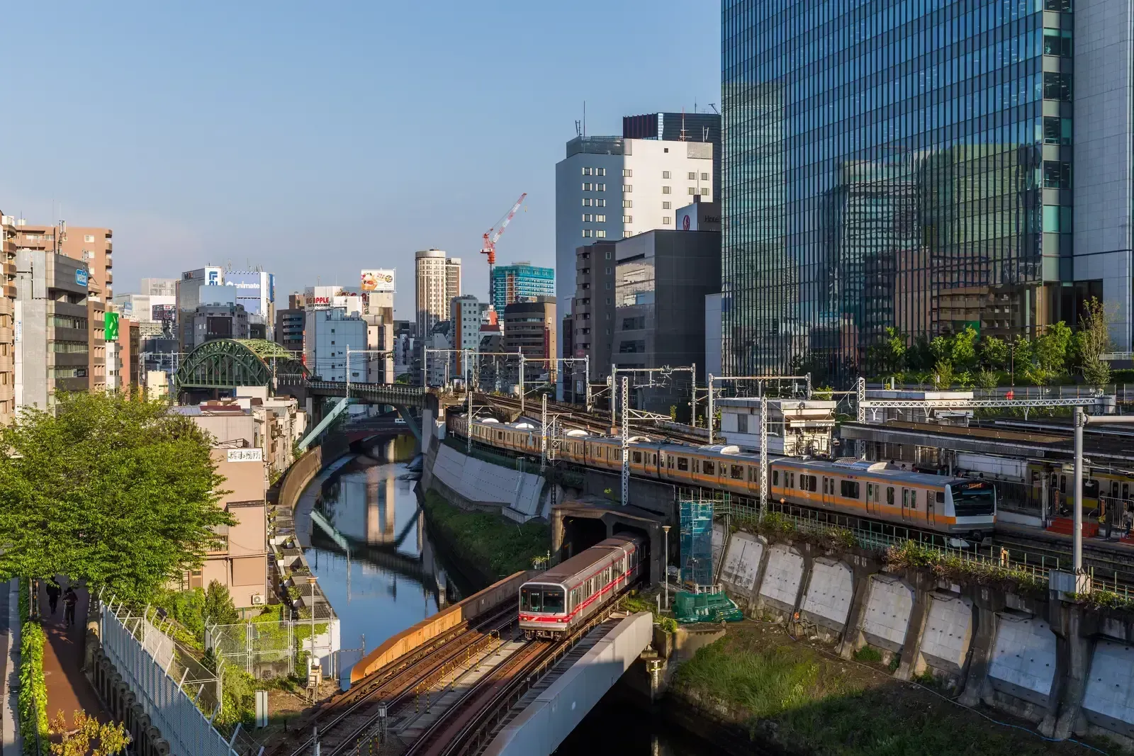 Japan (Own work: https://bahnbilder.ch/picture/25855, CC BY-SA 4.0)