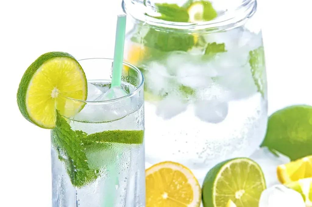 6. Slice: The Fruit Soda That Actually Had Juice (Image Credits: Flickr)
