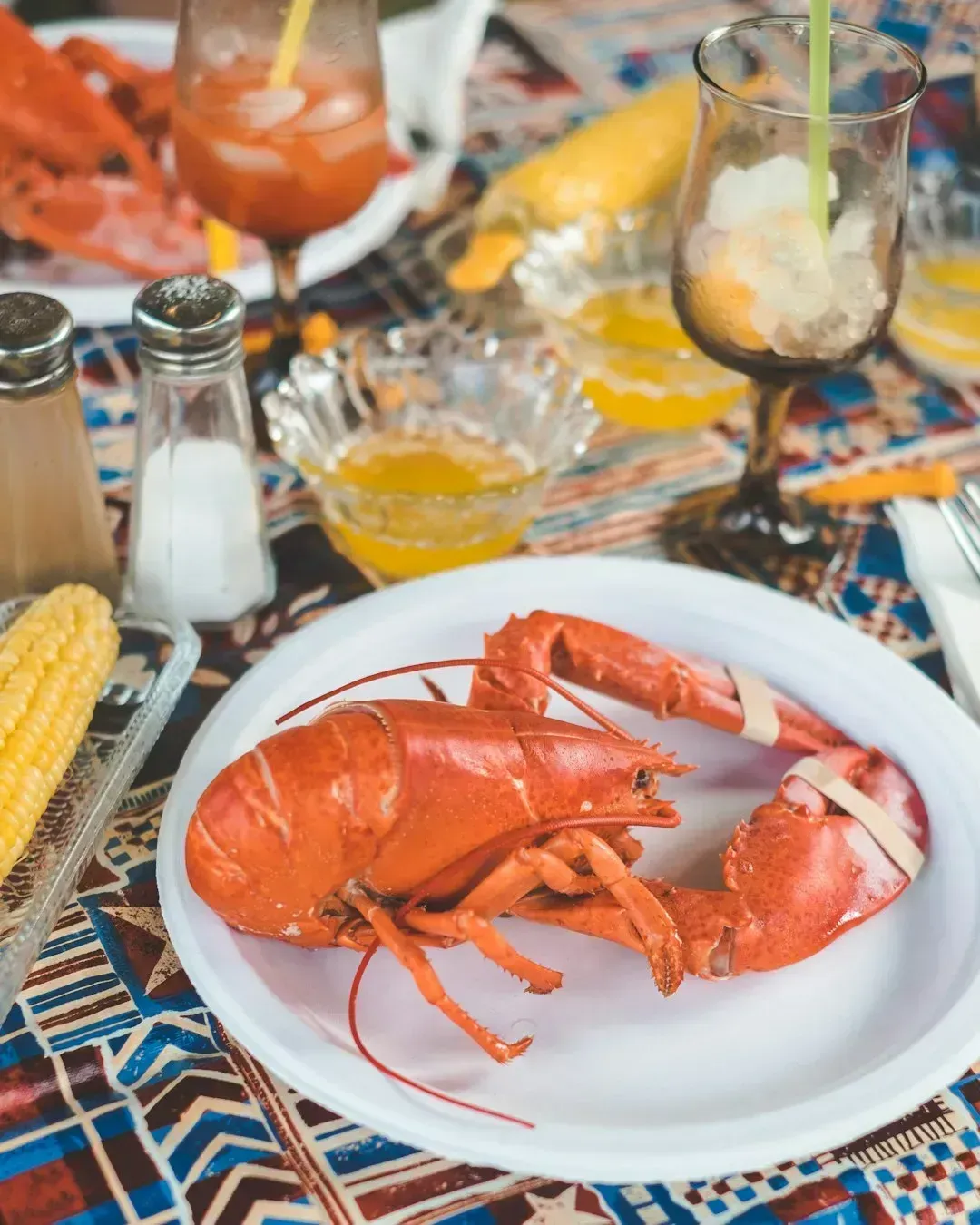 8. Picnic tables are the default, not a downgrade (Image Credits: Unsplash)