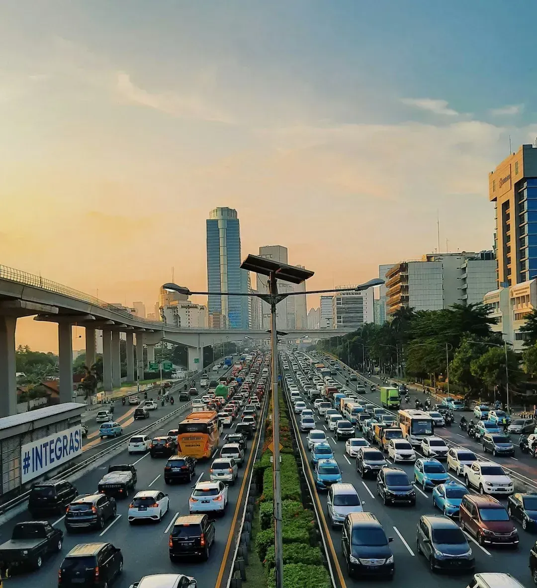 4. The Traffic Congestion Stole Hours From Every Single Day (Image Credits: Unsplash)