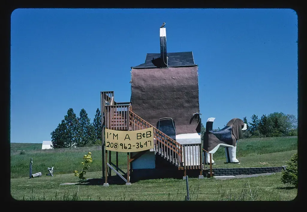 1. Idaho (Dog Bark Park, Route 95, Cottonwood, Idaho (LOC), No restrictions)