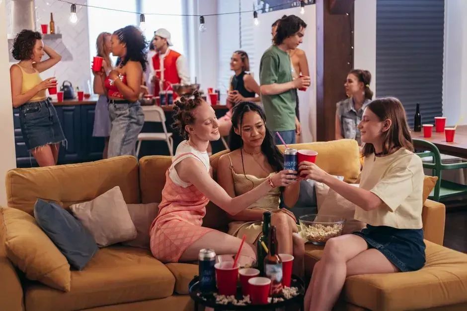 8. Ignoring social cues from quieter guests (Image Credits: Pexels)