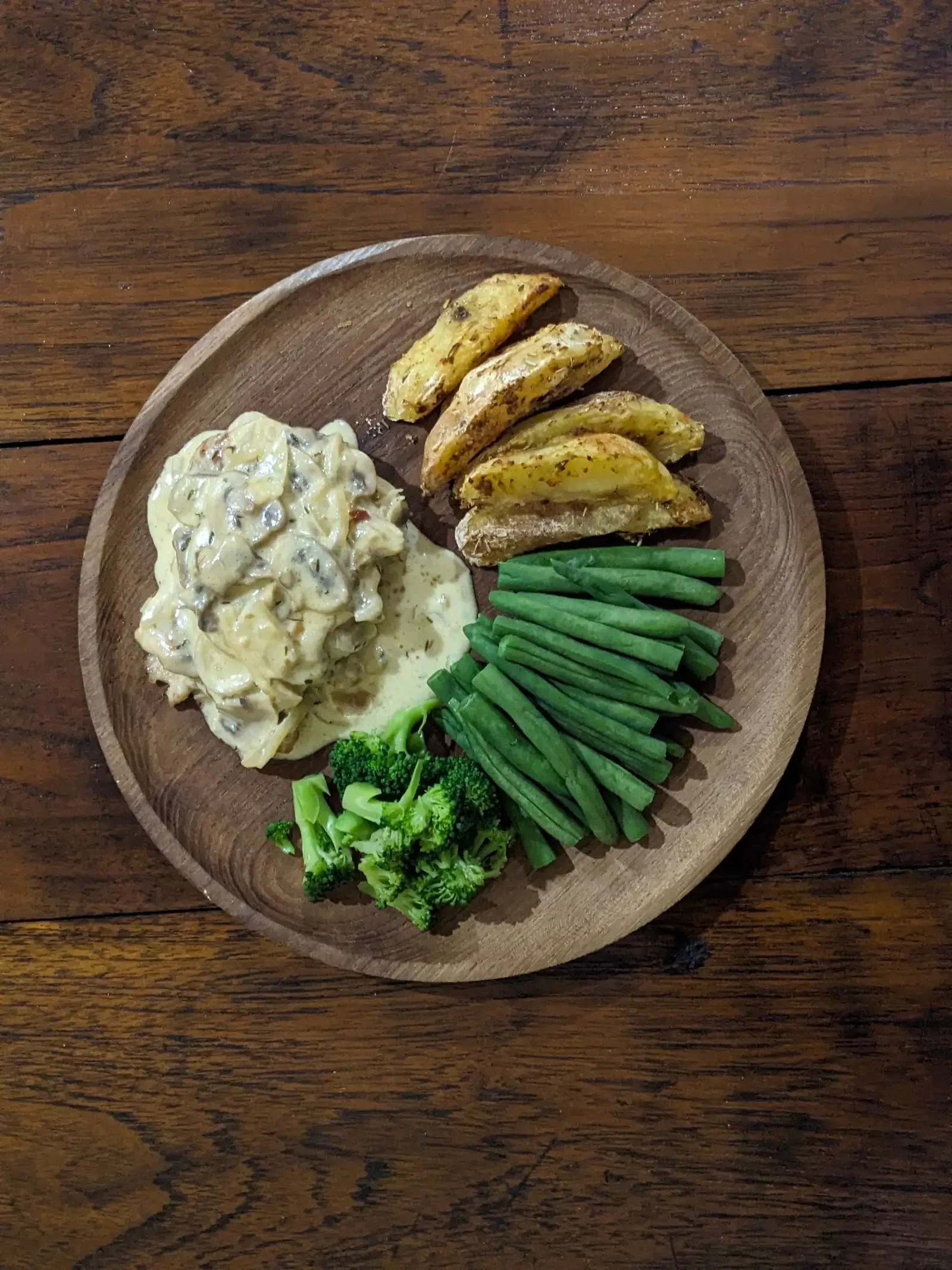 5. Creamed chipped chicken (Image Credits: Pexels)