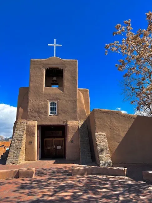 Santa Fe, New Mexico: Art, History, and the High Desert (Image Credits: Pexels)