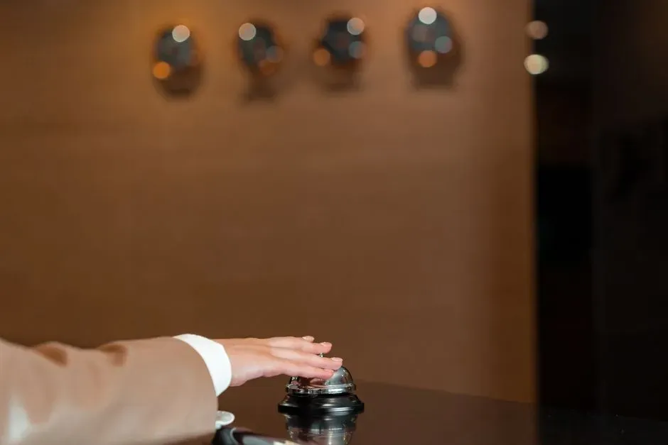 4. Late checkout without a fee (Image Credits: Pexels)