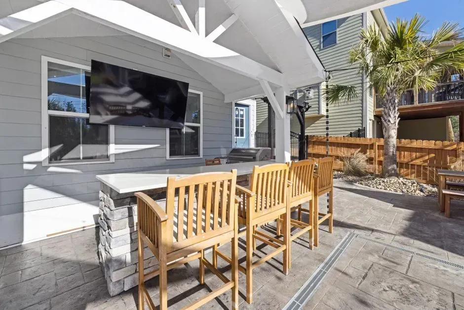 Outdoor Living Space (Image Credits: Pexels)