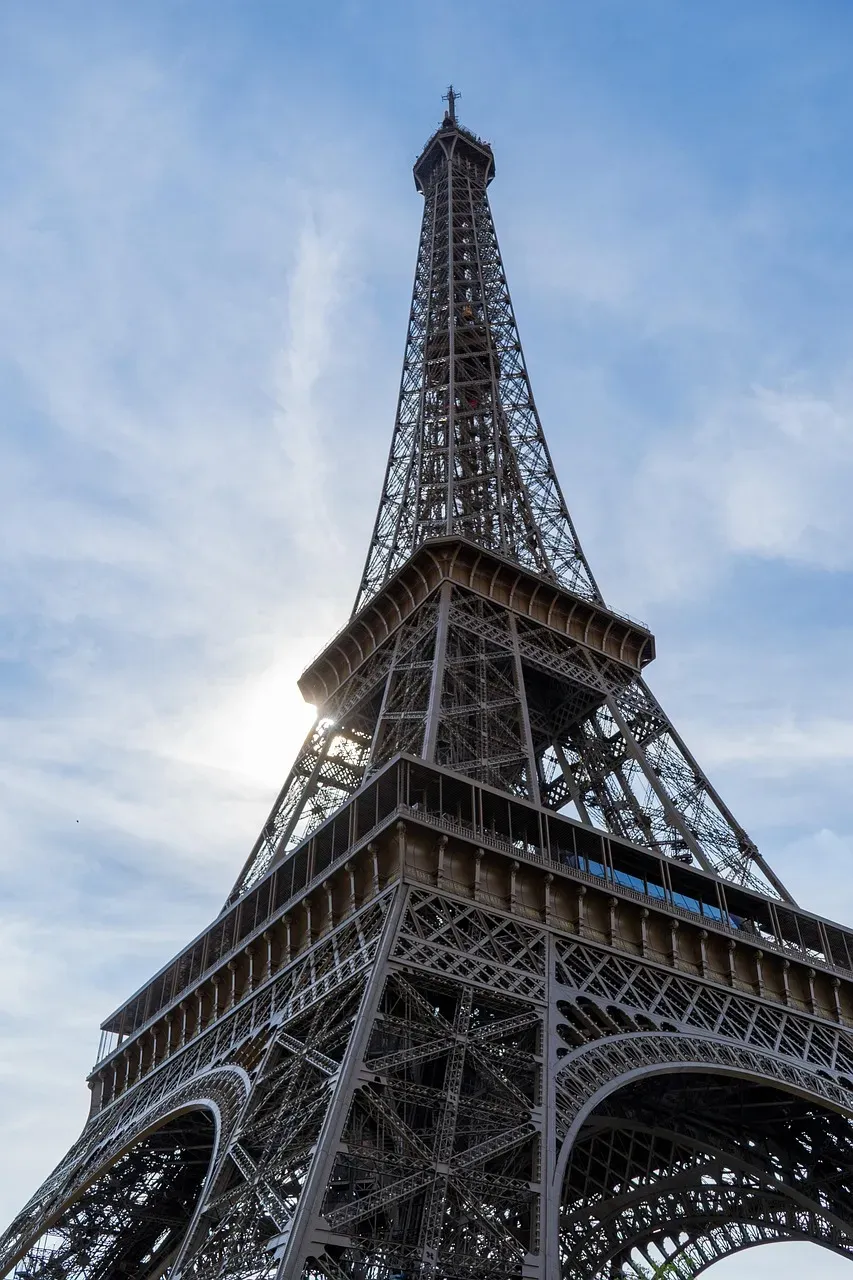 5. The Eiffel Tower summit elevator (Image Credits: Pixabay)