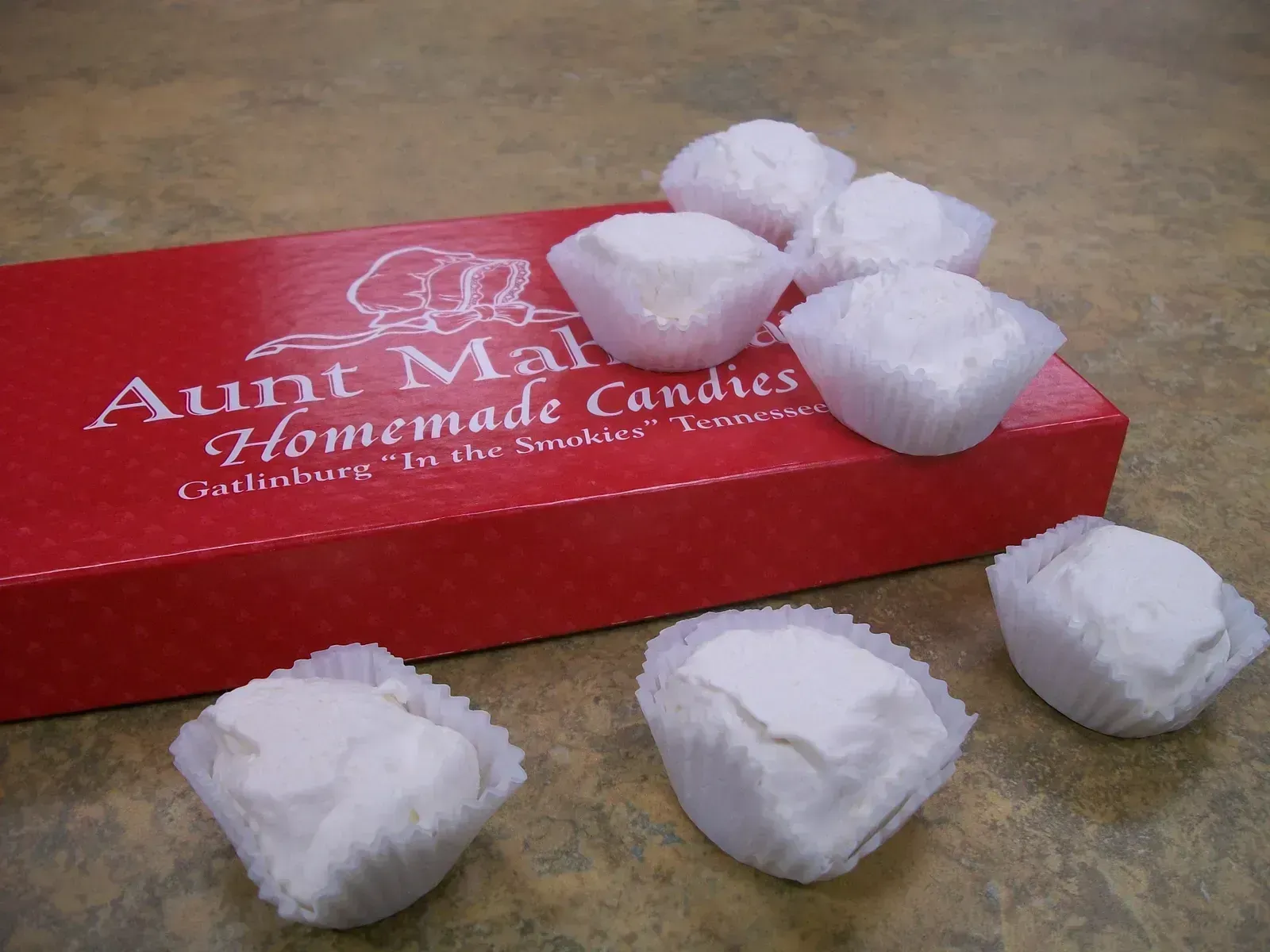 Divinity Candy (By Ejm225, CC BY-SA 3.0)