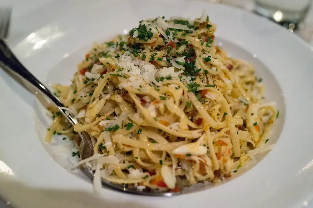 5. Creamy Lemon Garlic Pasta (Edsel L, Flickr, CC BY-SA 2.0)