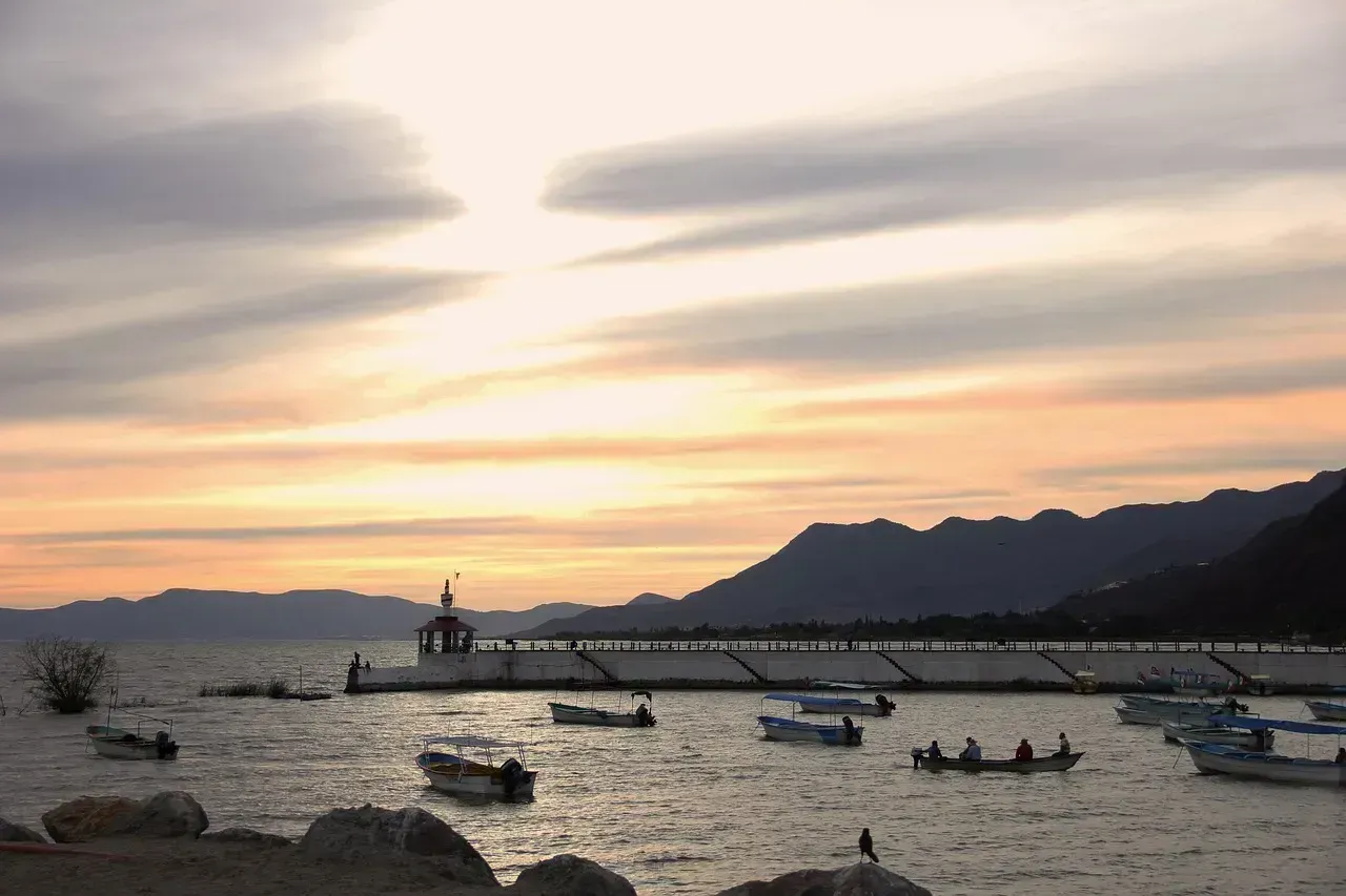 9. Lake Chapala and Ajijic (Image Credits: Pixabay)