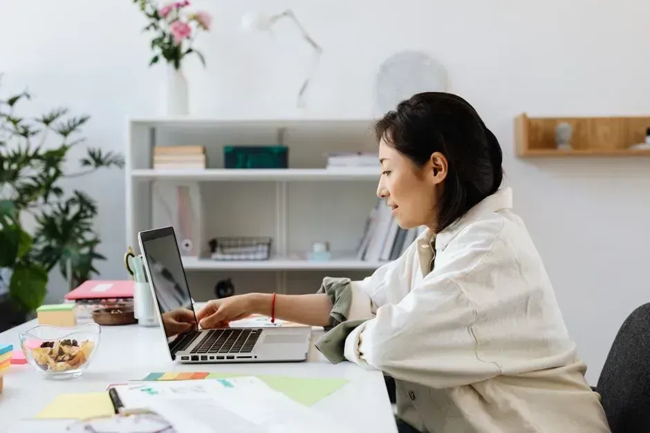 6. Productivity debates got messier, not clearer (Image Credits: Pexels)