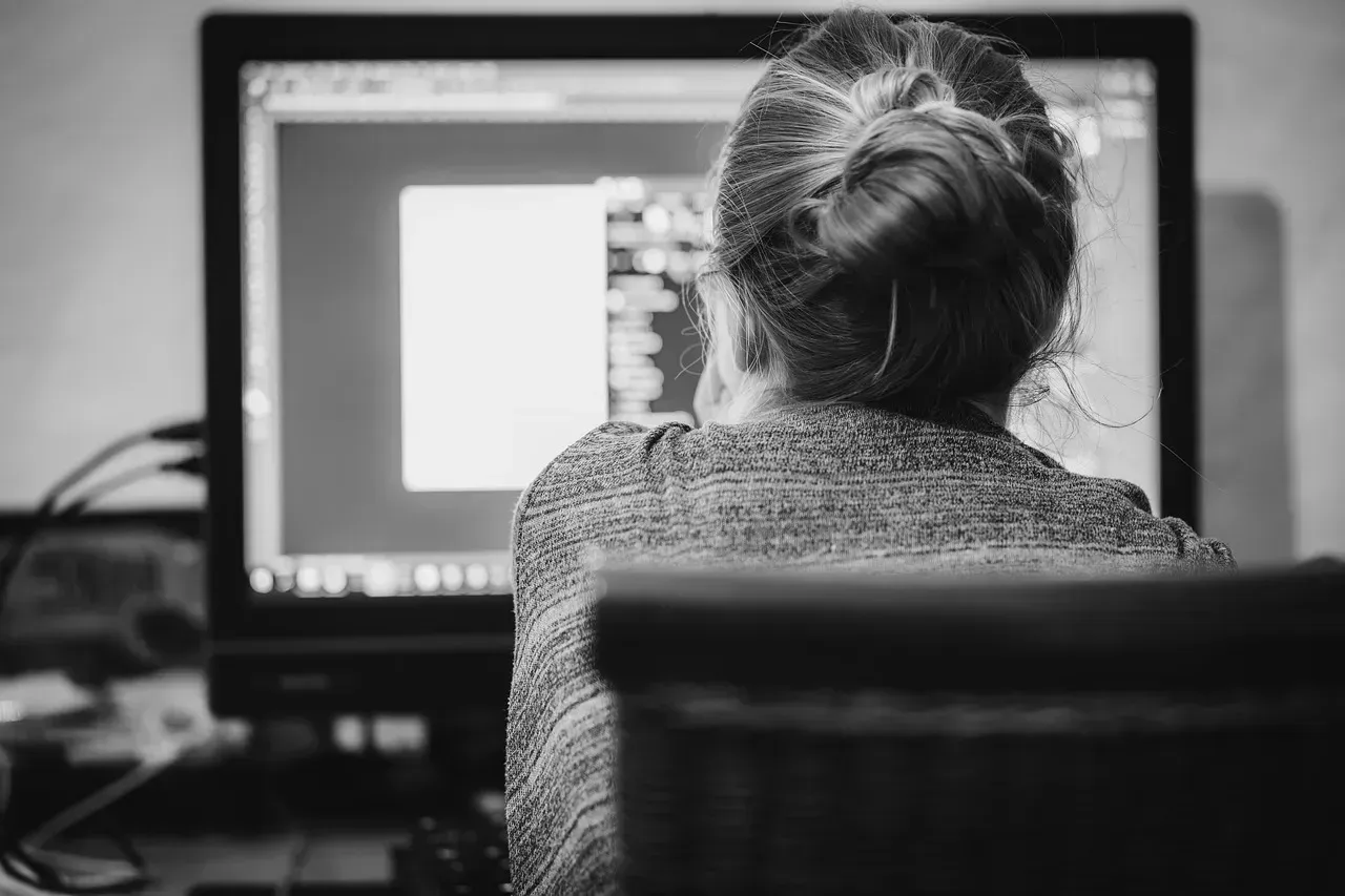 8. "I Don't Really Use LinkedIn / Social Media / AI Tools" (Image Credits: Pixabay)
