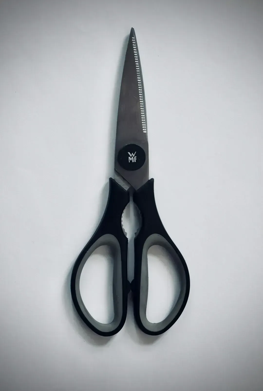 9. Kitchen Shears Within Arm's Reach (Image Credits: Unsplash)