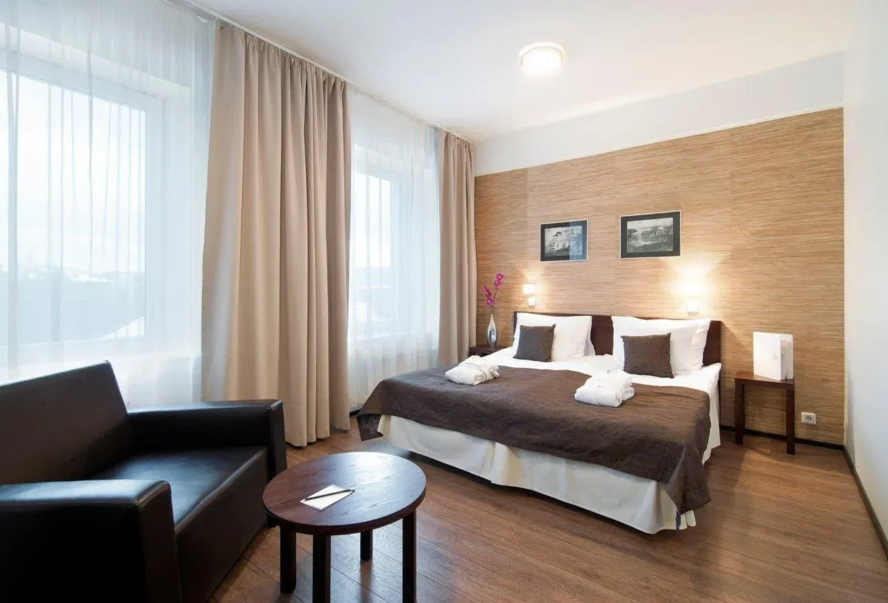 3. "Business travelers are the toughest crowd" (Flickr: Zen Room - Kreutzwald Hotel Tallinn, CC BY-SA 2.0)