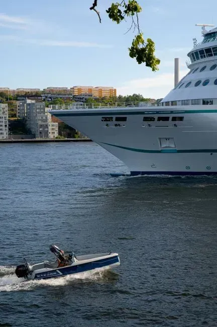 1. Priority tender tickets in ports without docks (Image Credits: Pexels)