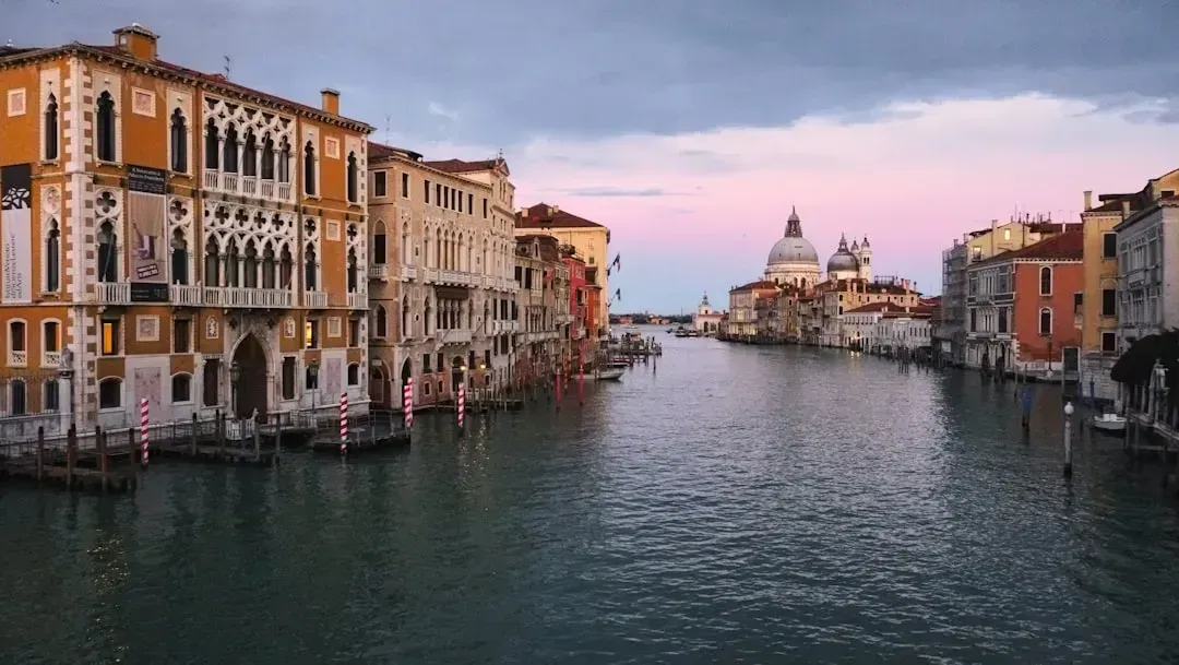 1. Venice, Italy: Beds Outnumber Residents (Image Credits: Unsplash)