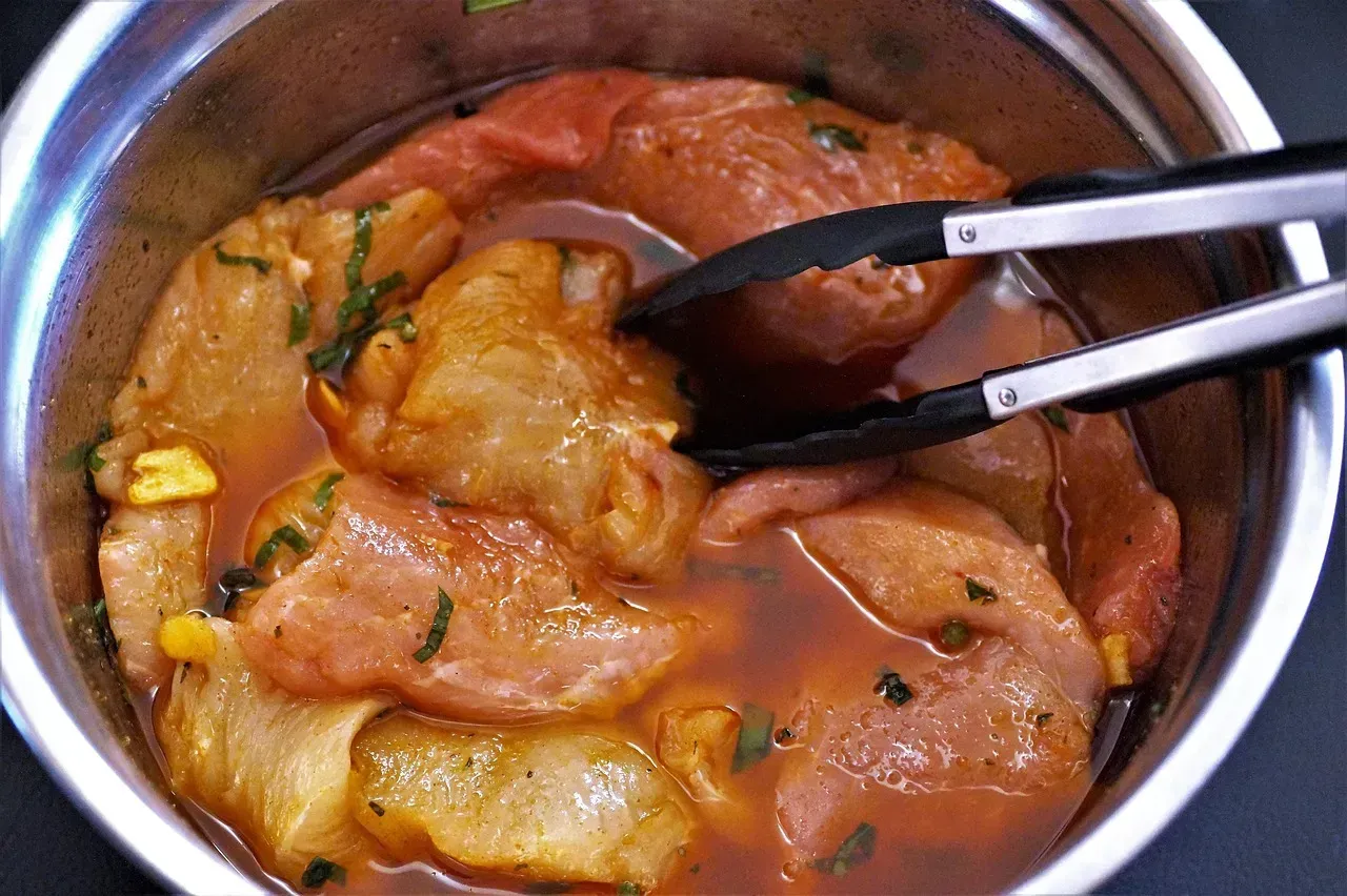 12. Reusing raw marinade as a finishing sauce (Image Credits: Pixabay)