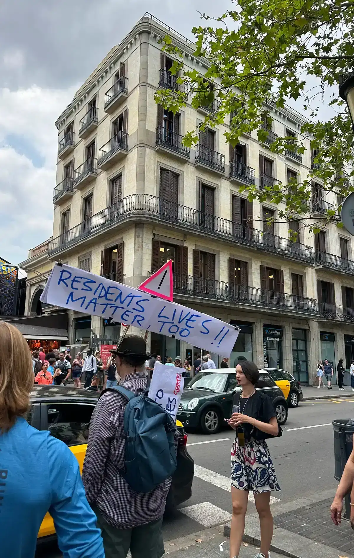 5. Spain: Water Pistols, Protests, and "Tourists Go Home" (By Wilnel Verdú Guerrero, CC BY-SA 4.0)