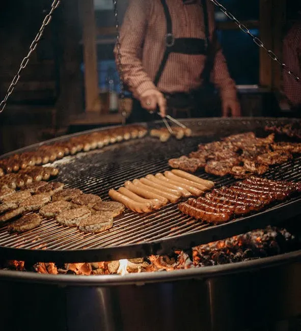 12. Beanie Weenies (Baked Beans with Hot Dogs) (Image Credits: Pexels)