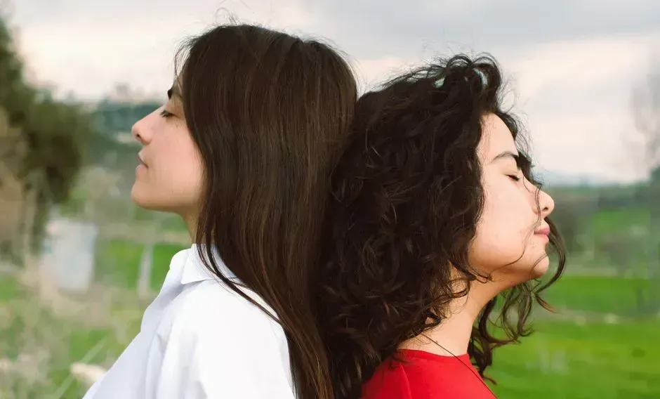4. Mistaking Intensity for Real Intimacy (Image Credits: Pexels)