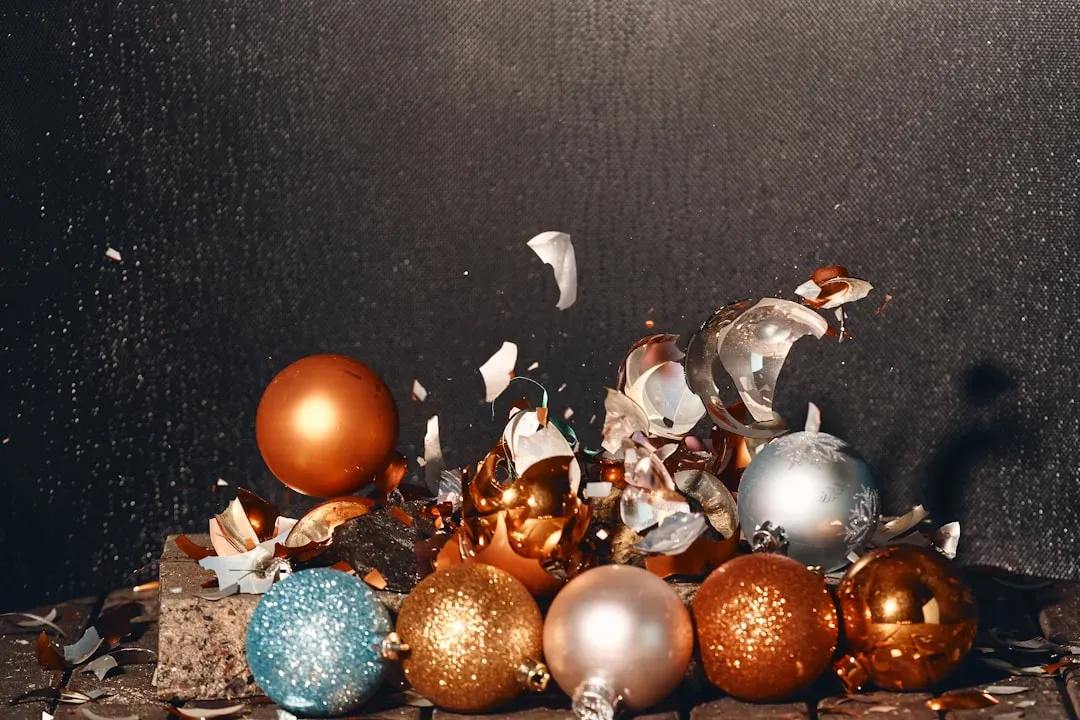 9. Properly Taking Down All Decorations on Time (Image Credits: Unsplash)