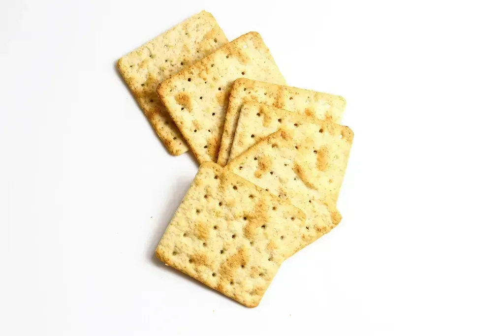Handi-Snacks Cheez'n Crackers (Image Credits: Rawpixel)